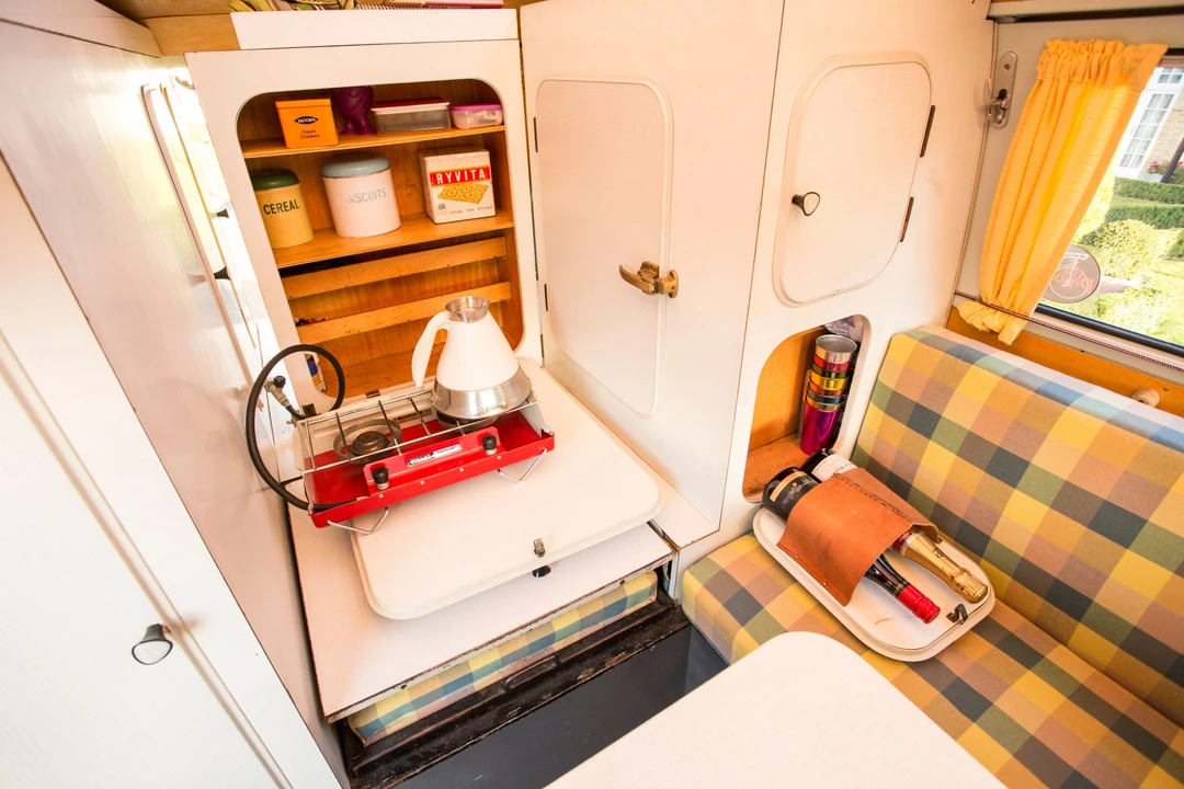 Volkswagen Split-Window Camper - Image 18 of 28