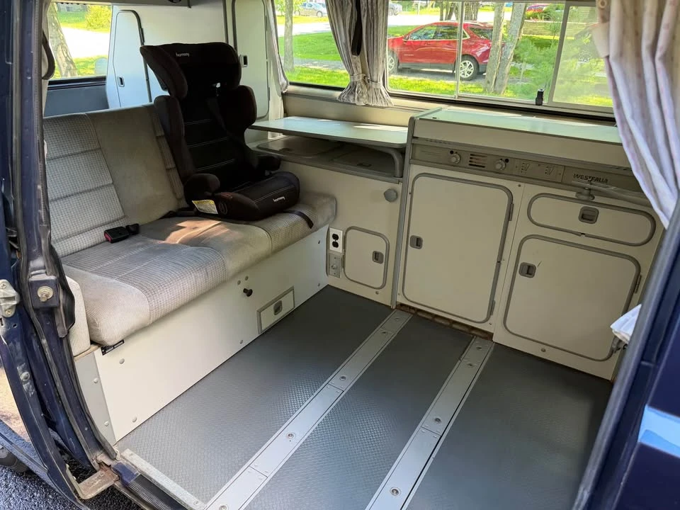 1991 Volkswagen EuroVan - Image 9 of 10