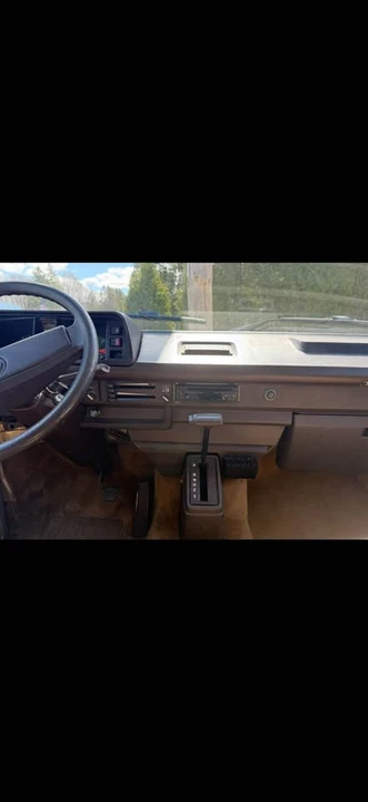 Volkswagen Vanagon - Image 8 of 10