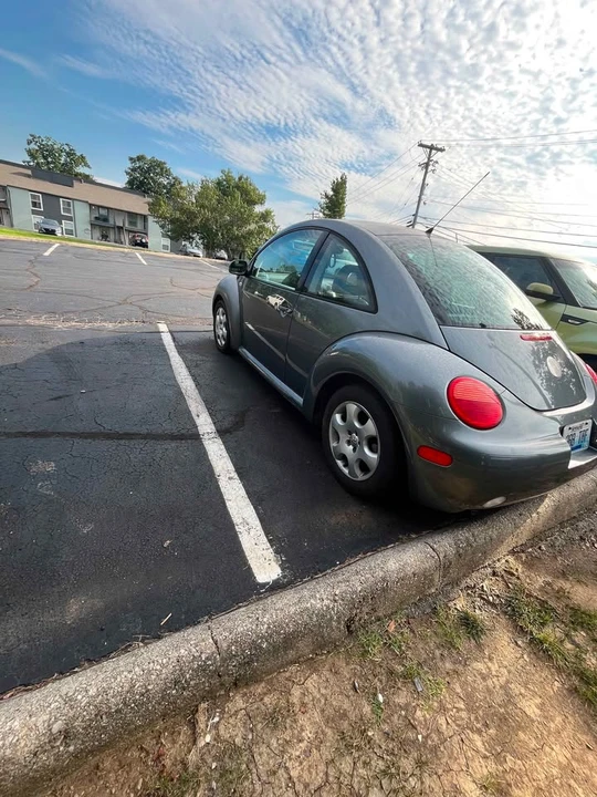 2004 Volkswagen New Beetle - Image 6 of 6
