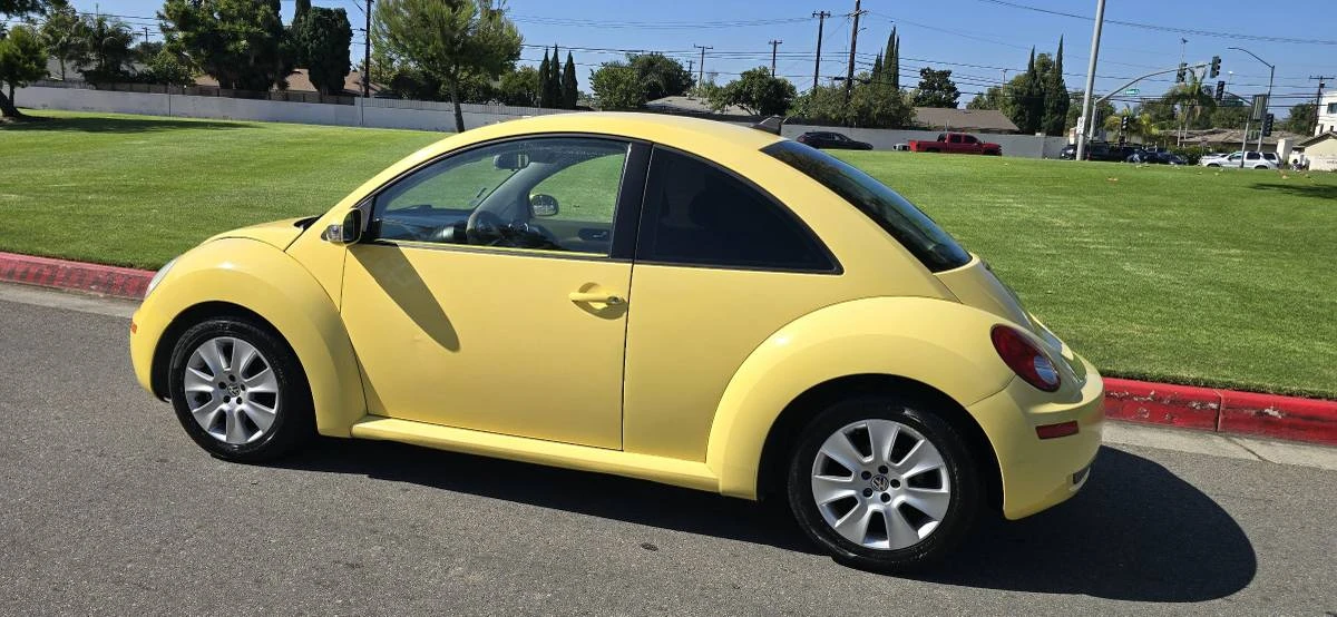 2009 Volkswagen New Beetle - Image 3 of 12