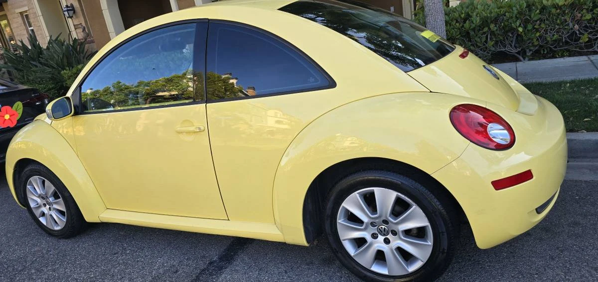 2009 Volkswagen New Beetle - Image 6 of 12