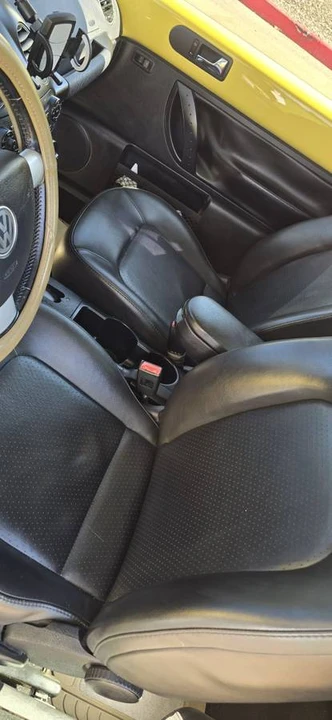2009 Volkswagen New Beetle - Image 11 of 12