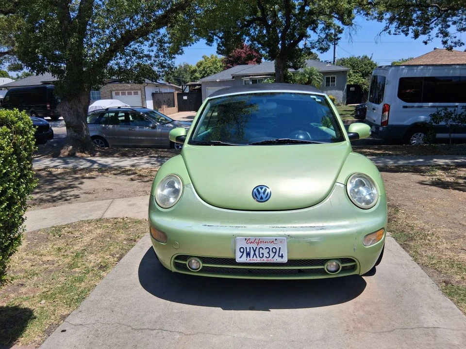 2005 Volkswagen New Beetle - Image 2 of 14