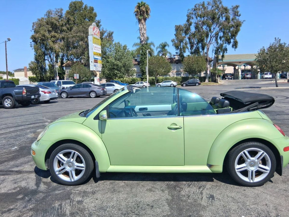 2005 Volkswagen New Beetle - Image 9 of 14