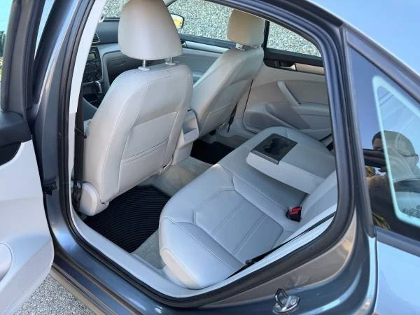 2014 Volkswagen Passat - Image 14 of 21