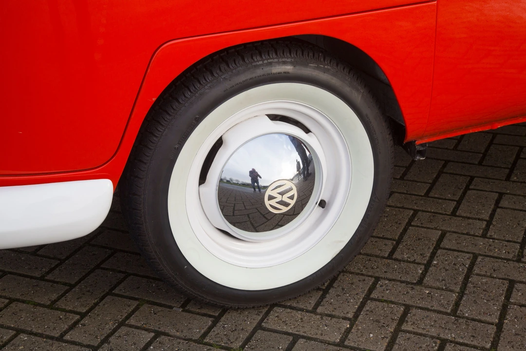 Volkswagen Split-Window Pickup - Image 17 of 19