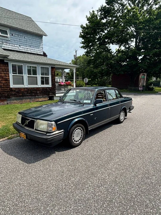 1993 Volvo 244 - Image 10 of 11