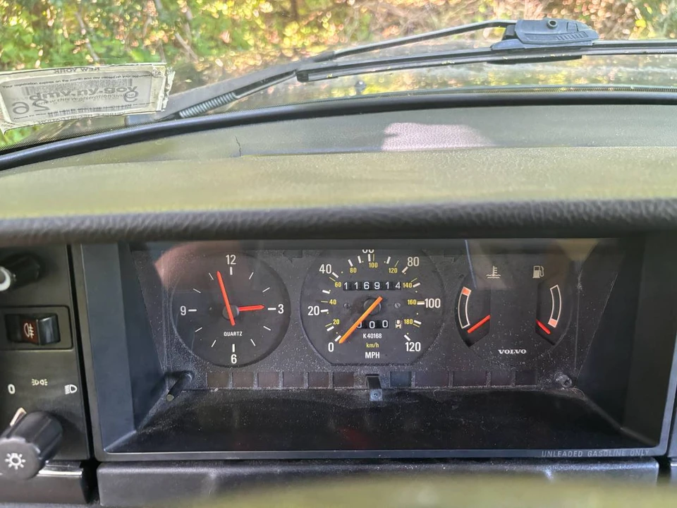 1993 Volvo 244 - Image 4 of 11