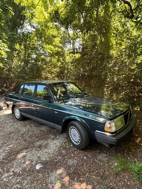 1993 Volvo 244 - Image 2 of 11