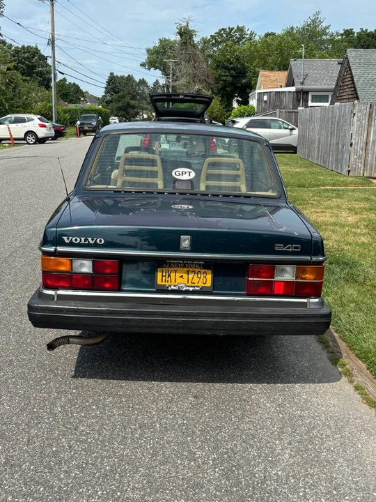 1993 Volvo 244 - Image 11 of 11