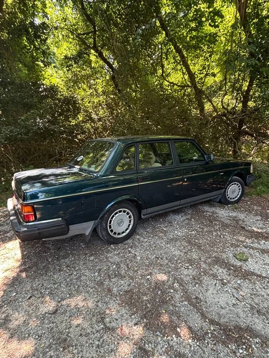 1993 Volvo 244 - Image 3 of 11