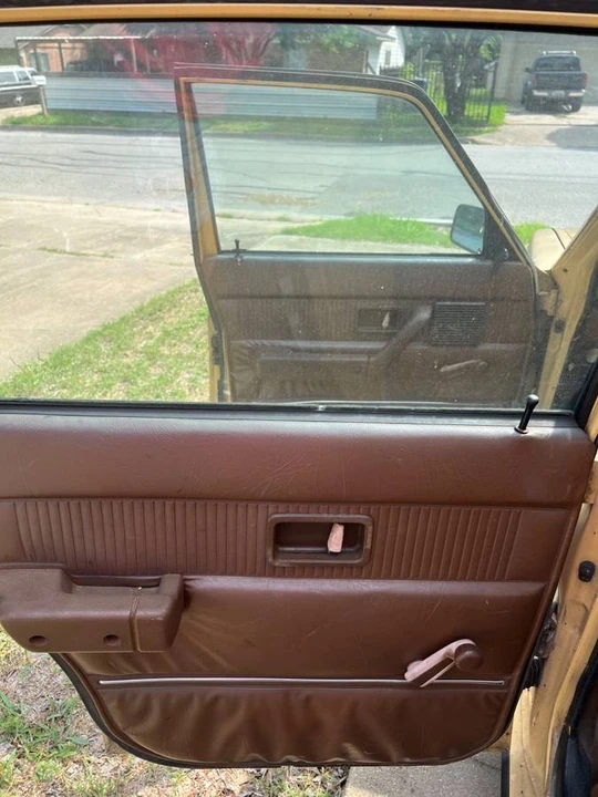1983 Volvo 244 - Image 16 of 19