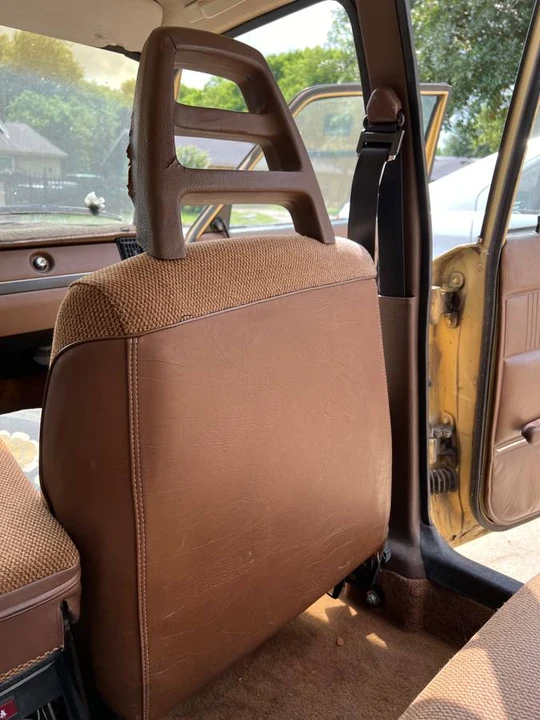 1983 Volvo 244 - Image 11 of 19