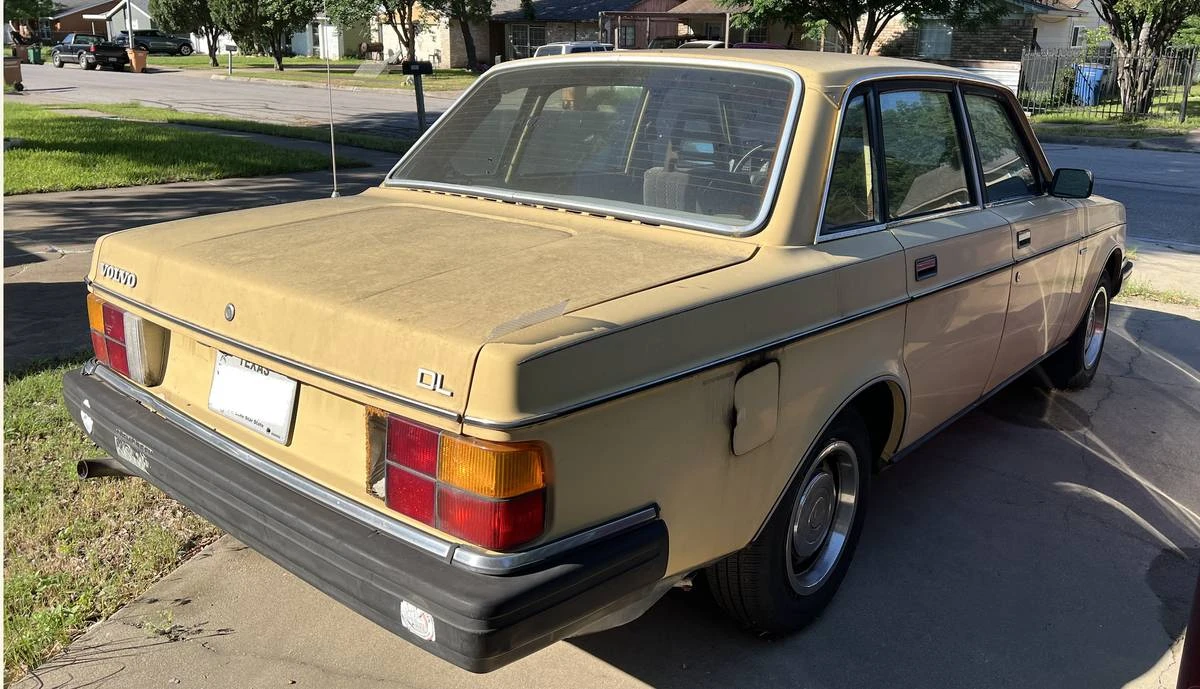 1983 Volvo 244 - Image 2 of 19