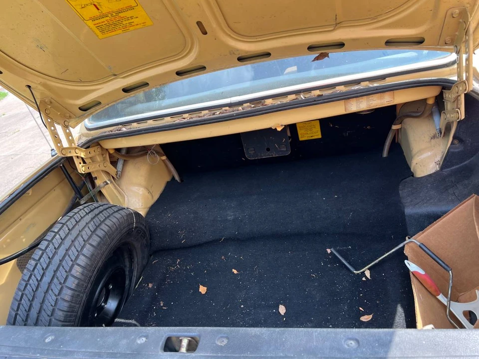 1983 Volvo 244 - Image 19 of 19