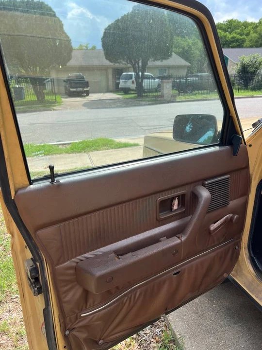 1983 Volvo 244 - Image 17 of 19