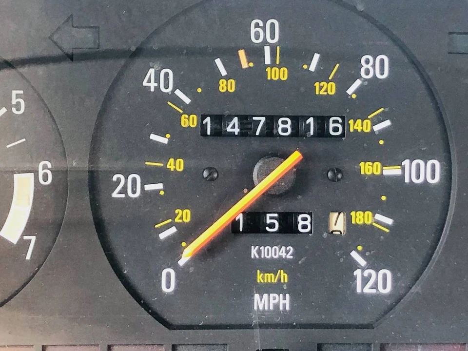 1986 Volvo 244 - Image 19 of 24