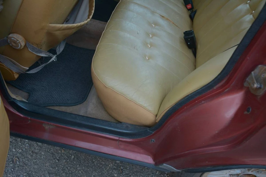 1986 Volvo 244 - Image 5 of 24