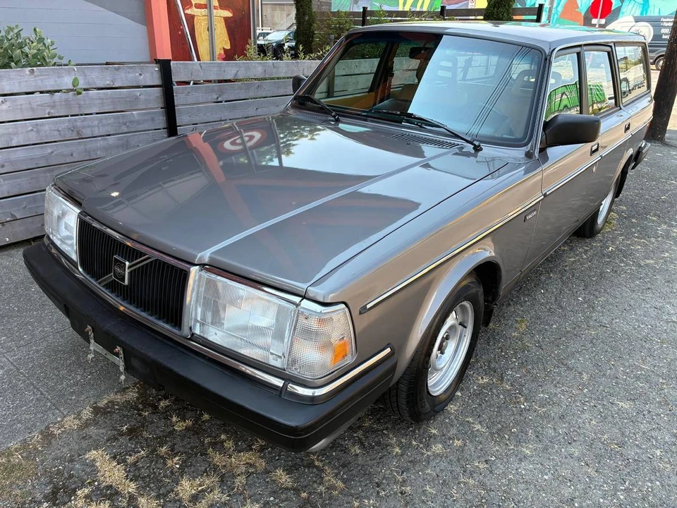 1988 Volvo 245 - Image 2 of 24