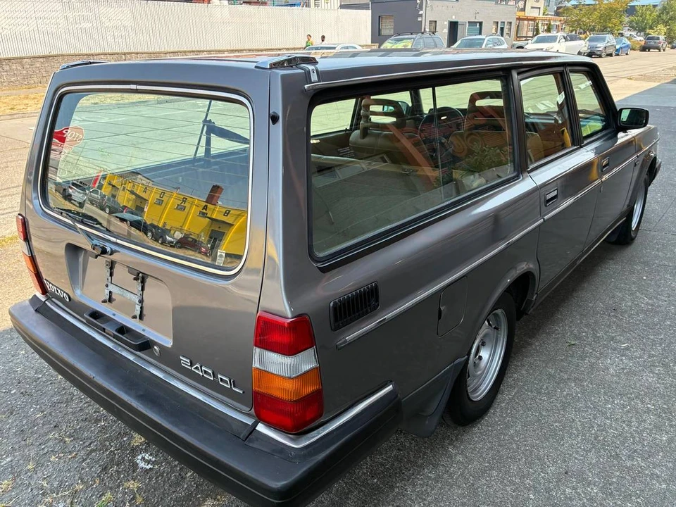 1988 Volvo 245 - Image 7 of 24