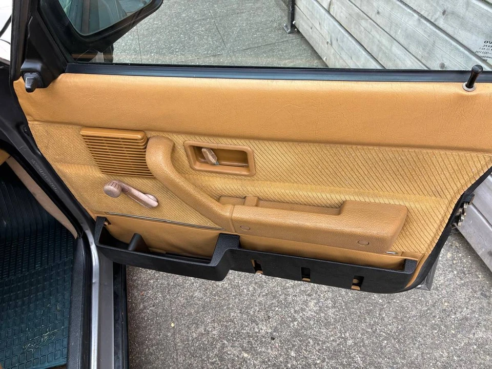 1988 Volvo 245 - Image 12 of 24