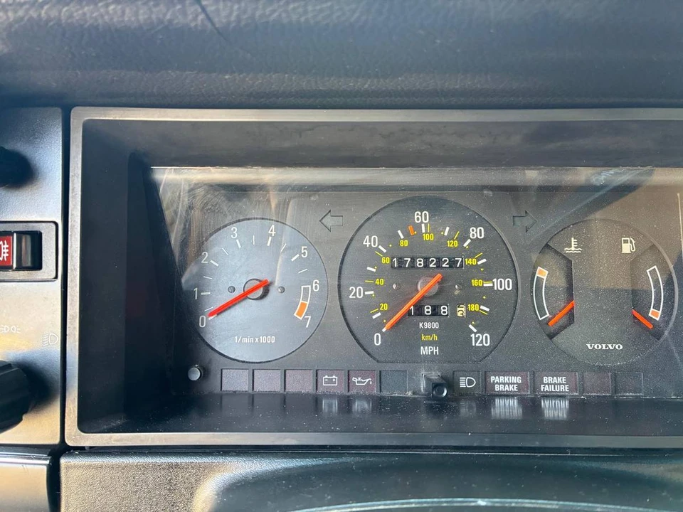 1988 Volvo 245 - Image 19 of 24