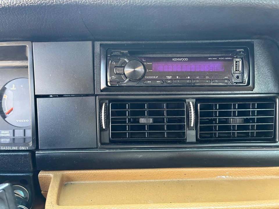 1988 Volvo 245 - Image 20 of 24