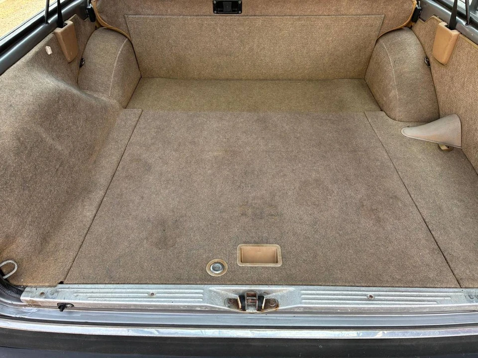 1988 Volvo 245 - Image 9 of 24
