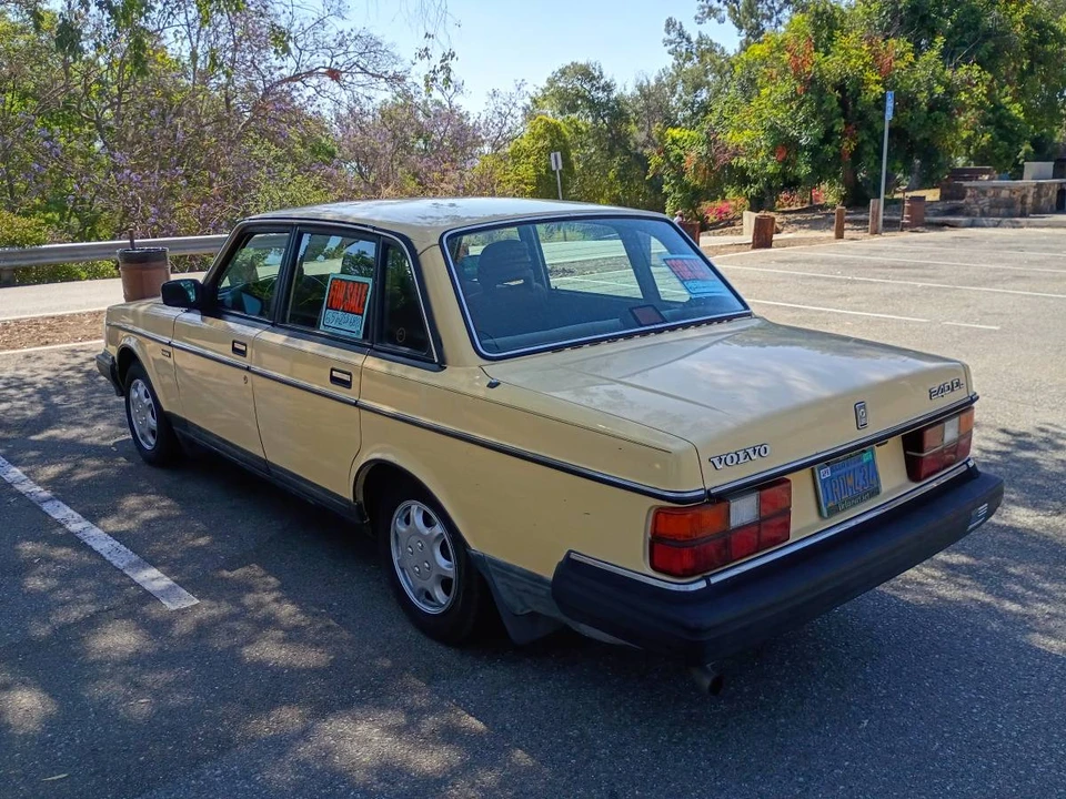1986 Volvo 244 - Image 4 of 7