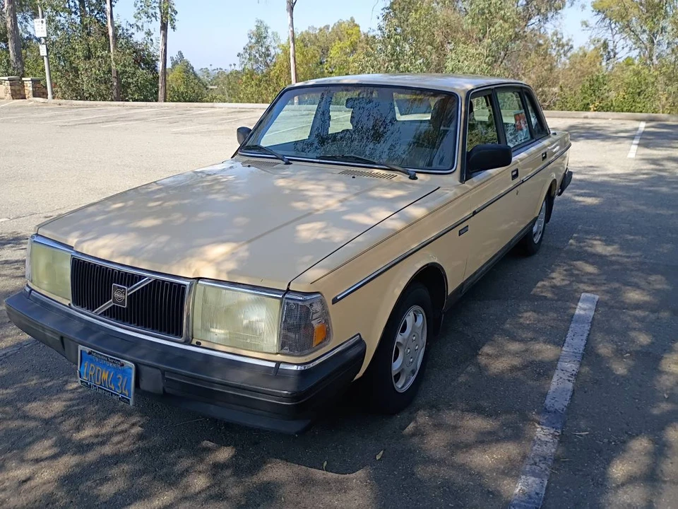 1986 Volvo 244 - Image 2 of 7