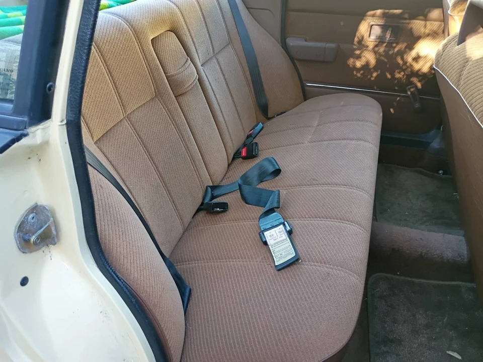 1986 Volvo 244 - Image 7 of 7