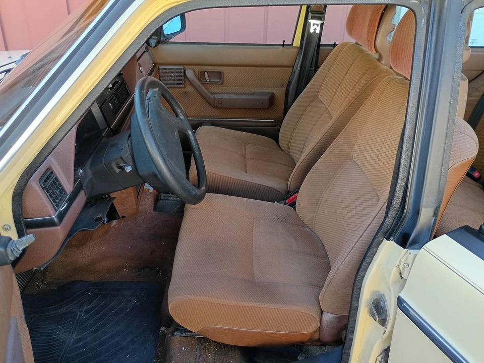 1986 Volvo 244 - Image 6 of 7
