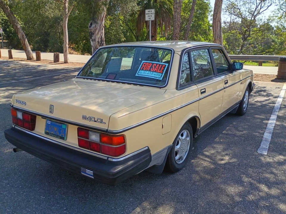 1986 Volvo 244 - Image 5 of 7