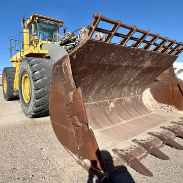 Volvo L330E