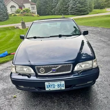 2000 Volvo S70