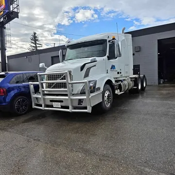 2015 Volvo P1800 Semi Truck