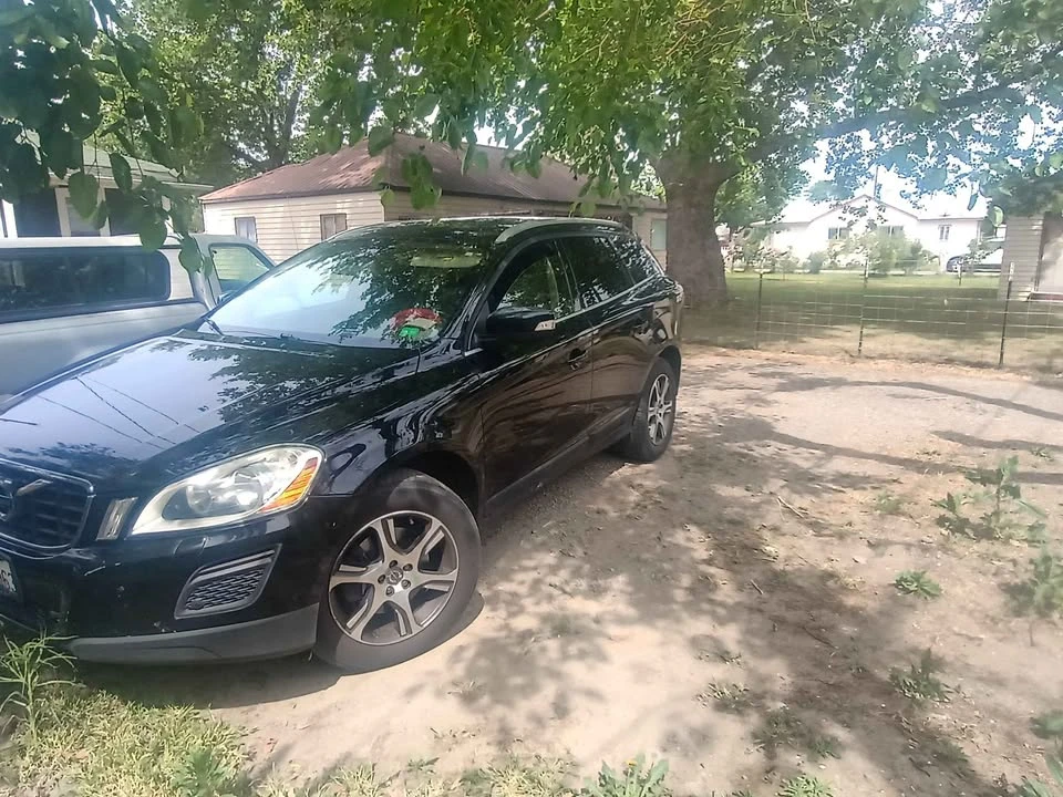 Volvo XC60 - Image 2 of 5