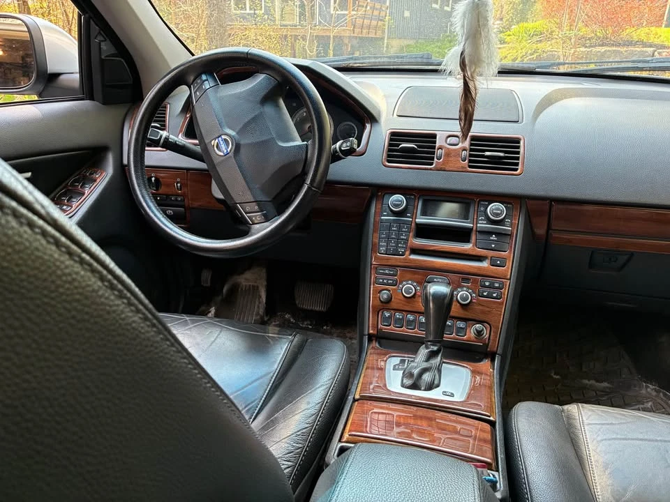 Volvo XC90 - Image 3 of 3