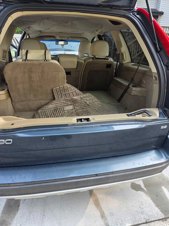 Volvo XC90 - Image 5 of 9