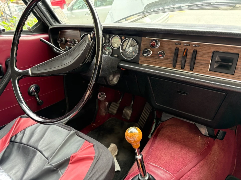 1970 Volvo 200 Series - Image 6 of 24