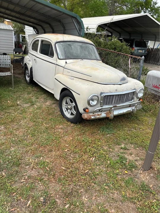 Volvo - Image 2 of 2