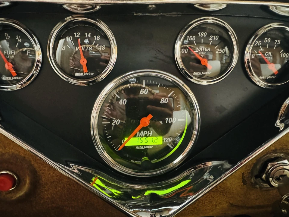 1957 Chevrolet Task Force - Image 25 of 31