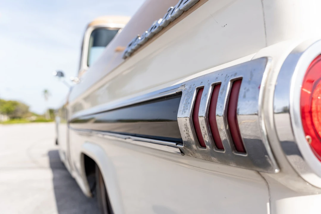 1959 Chevrolet Task Force - Image 25 of 31