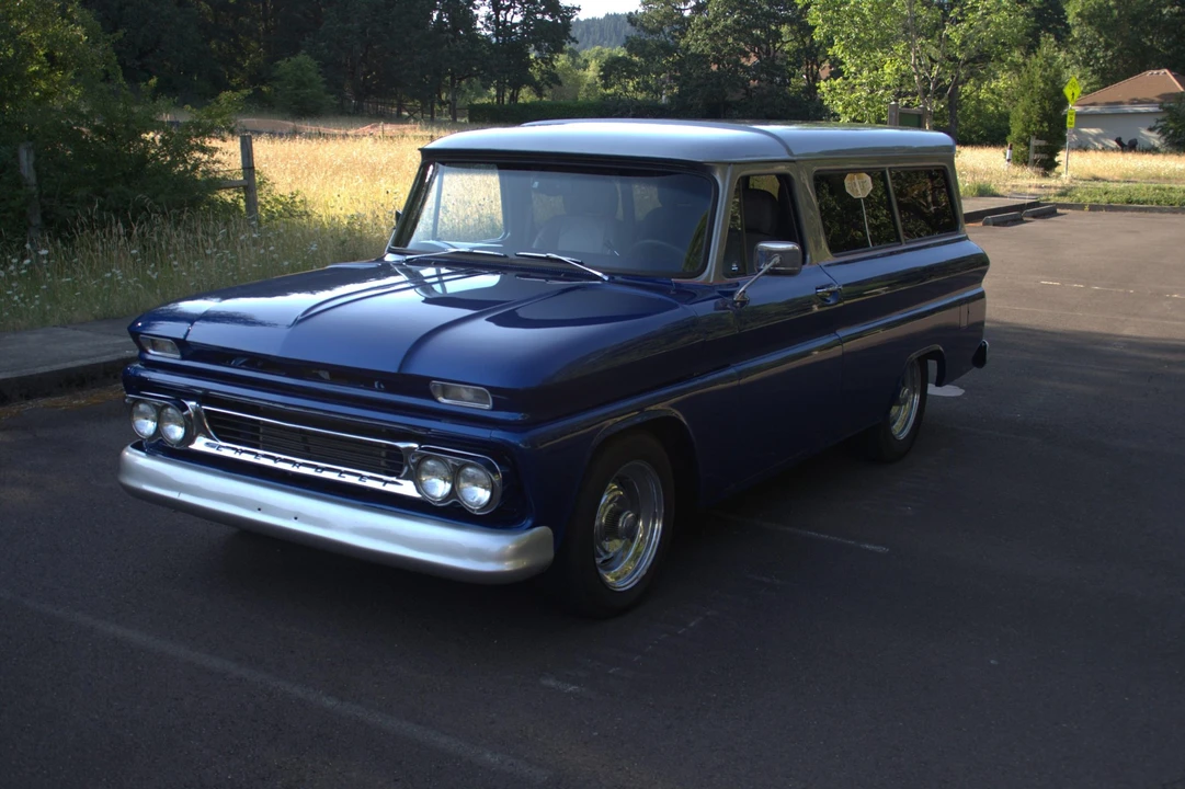 1965 Chevrolet Suburban 5th Gen - Image 2 of 31