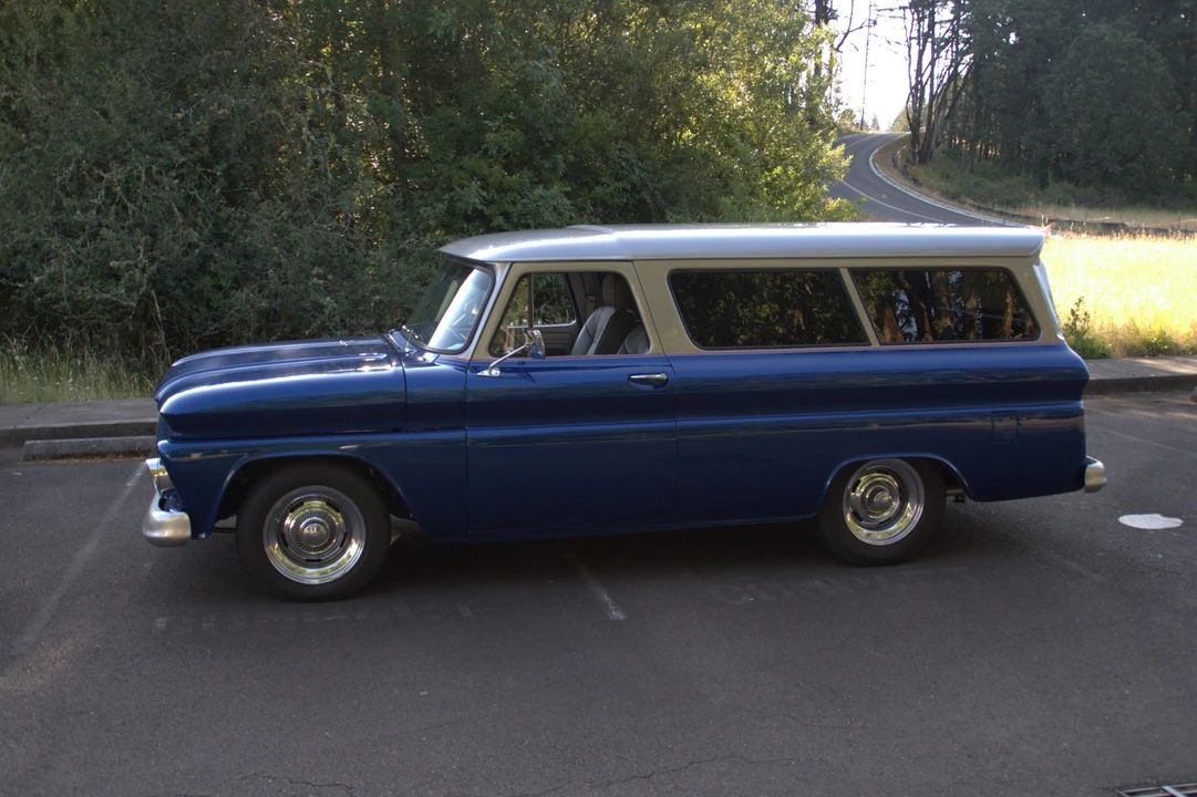 1965 Chevrolet Suburban 5th Gen - Image 3 of 31