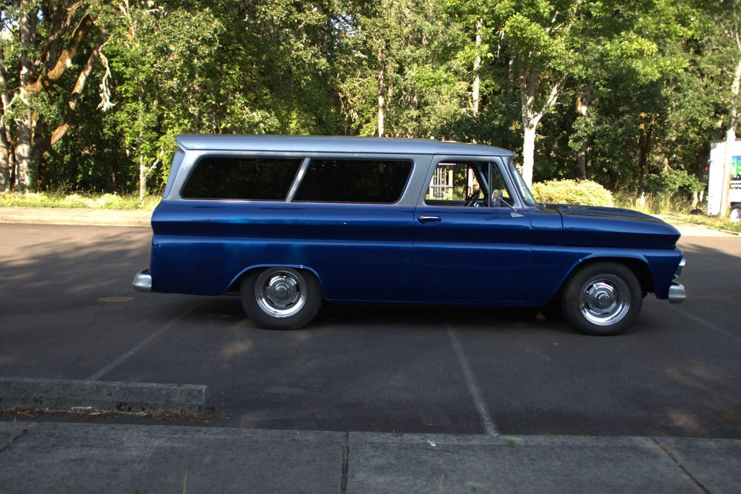 1965 Chevrolet Suburban 5th Gen - Image 6 of 31
