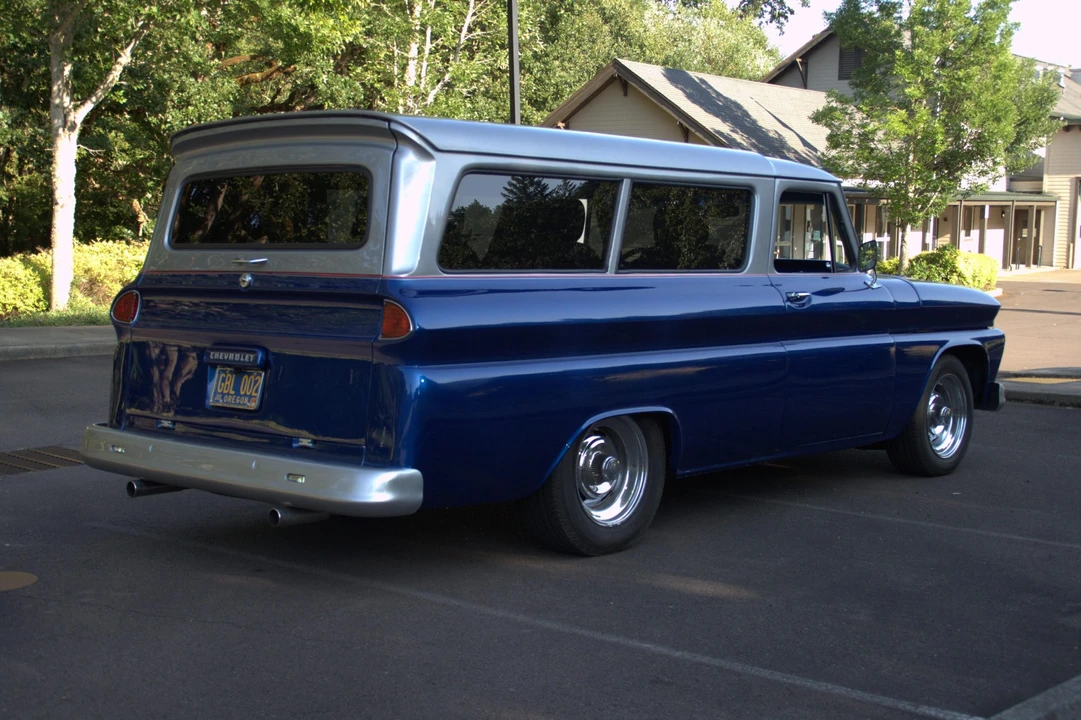 1965 Chevrolet Suburban 5th Gen - Image 5 of 31