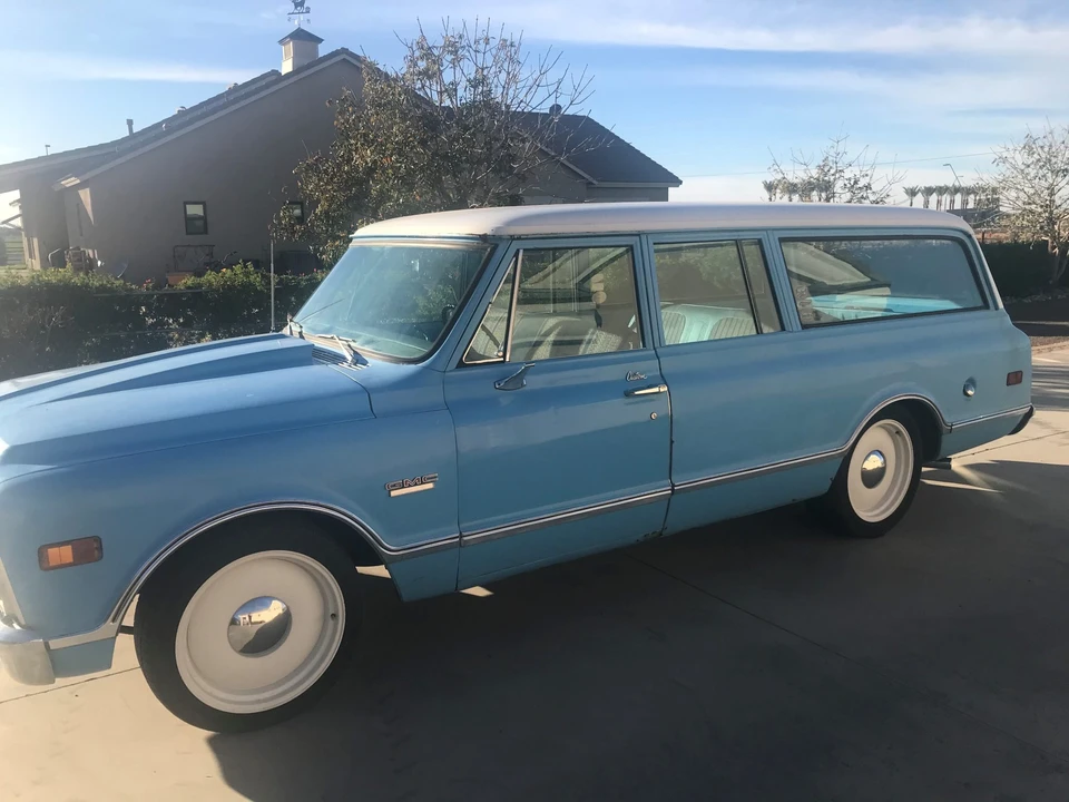 1968 GMC Suburban 6th Gen - Image 17 of 31