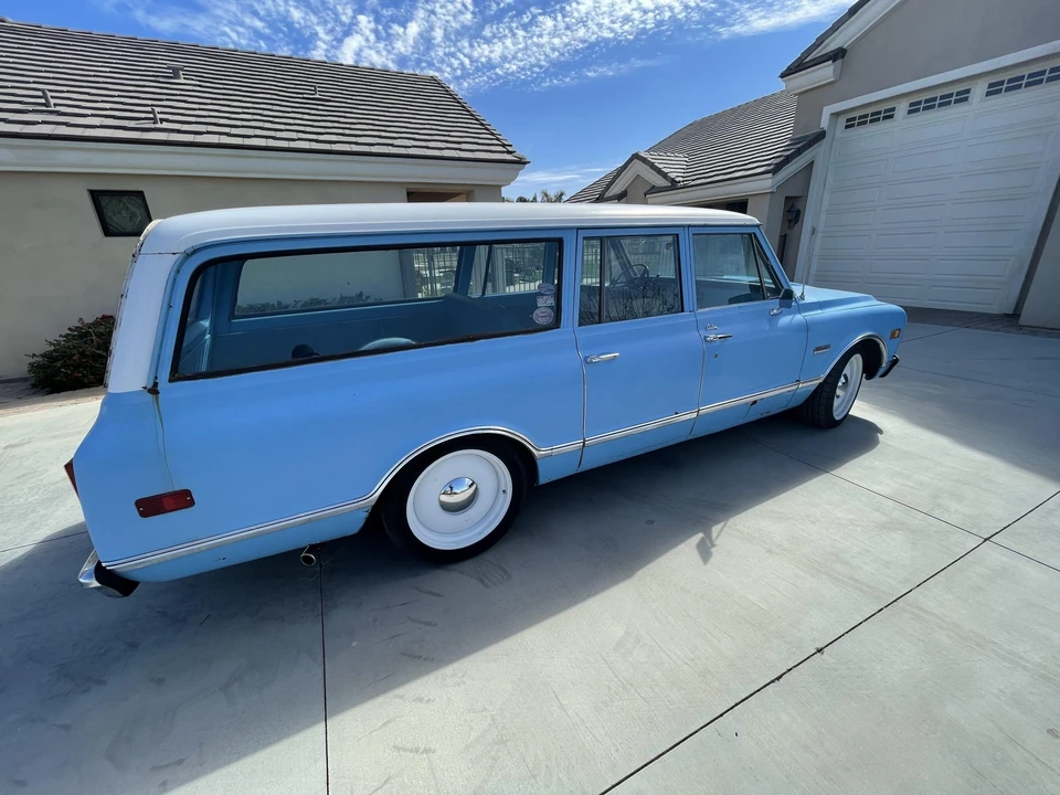 1968 GMC Suburban 6th Gen - Image 9 of 31